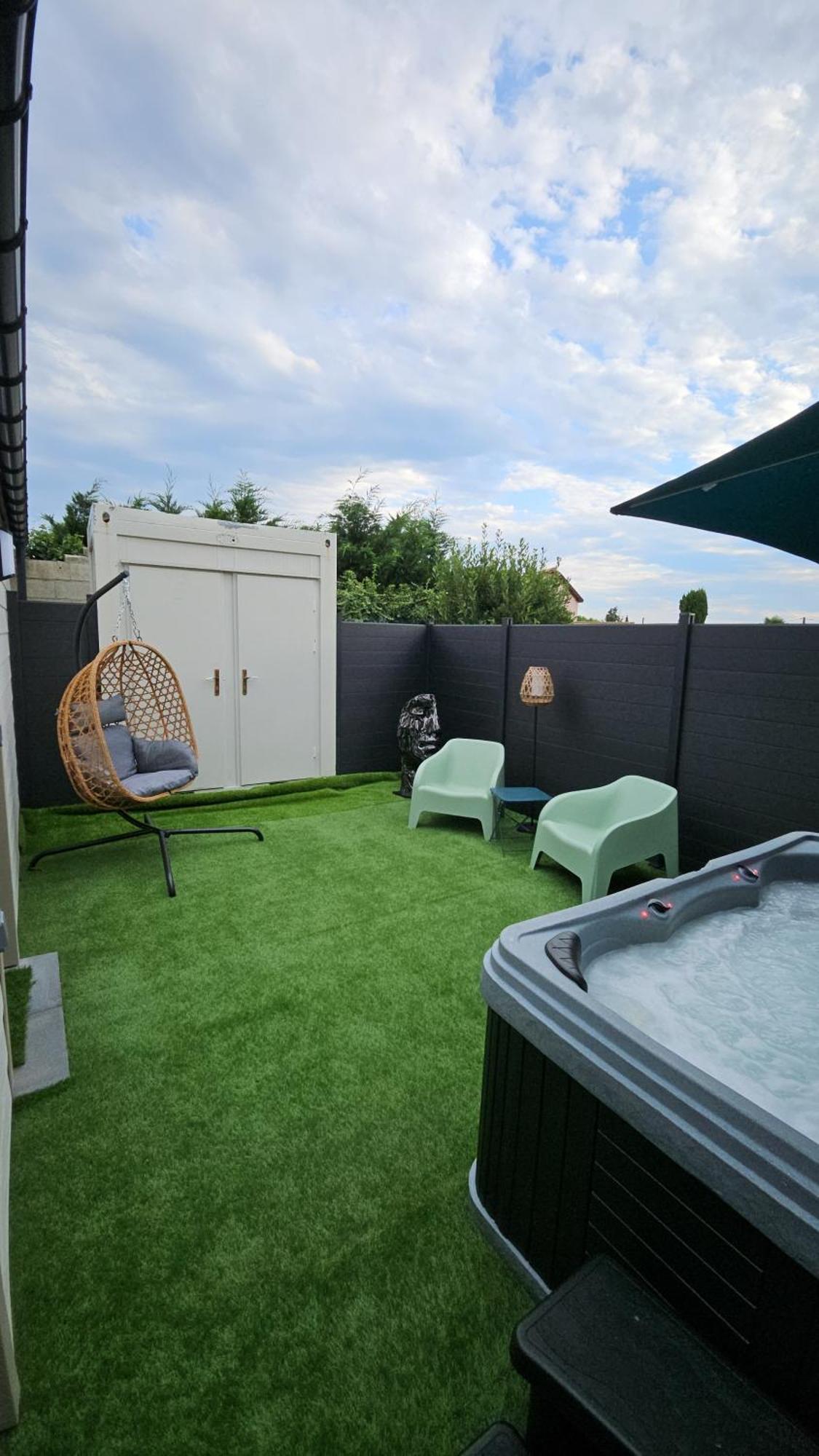 Hebergement Privee Jaccuzzi En Supplement Saint-Clair-du-Rhone Buitenkant foto