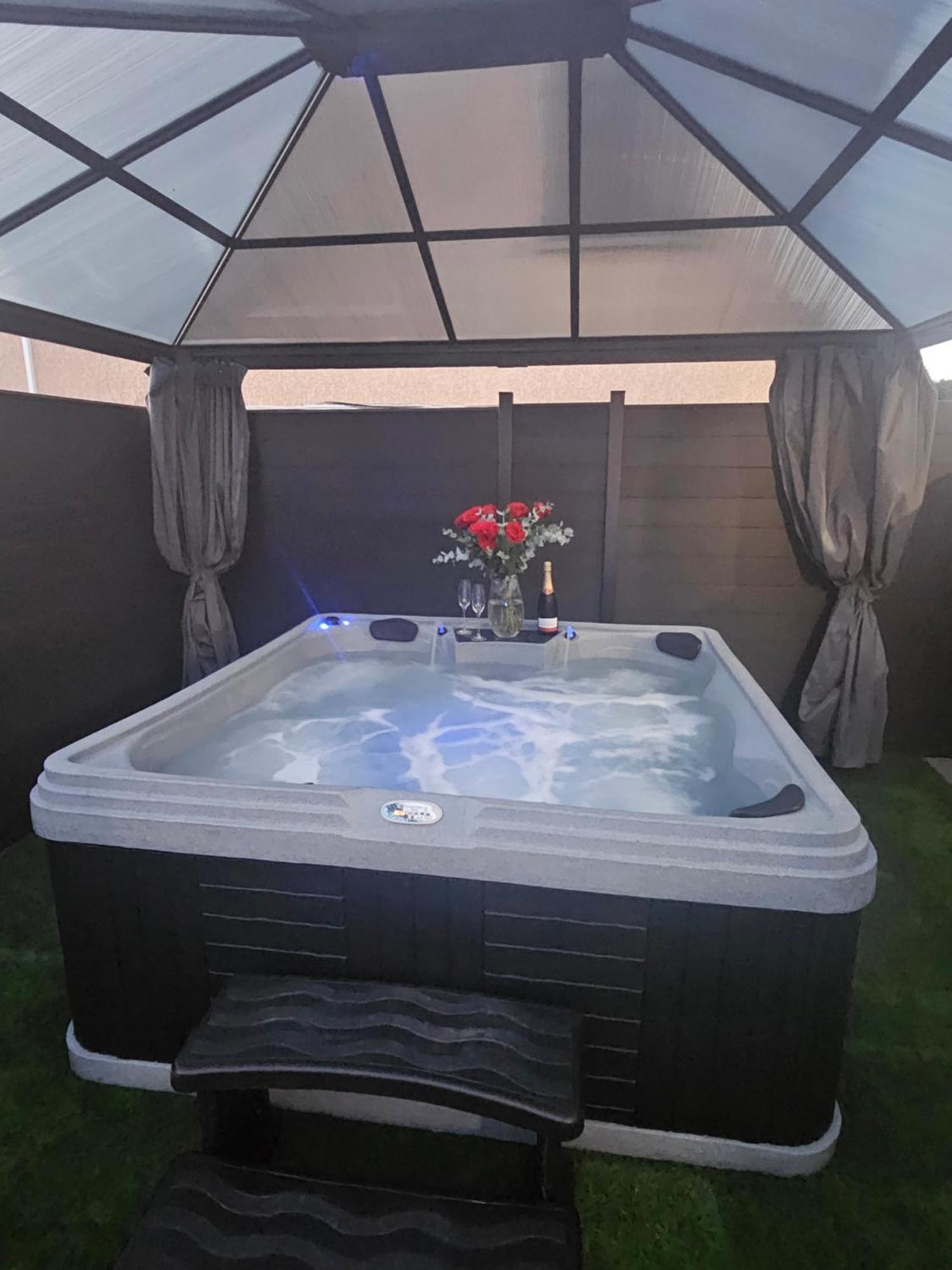 Hebergement Privee Jaccuzzi En Supplement Saint-Clair-du-Rhone Buitenkant foto