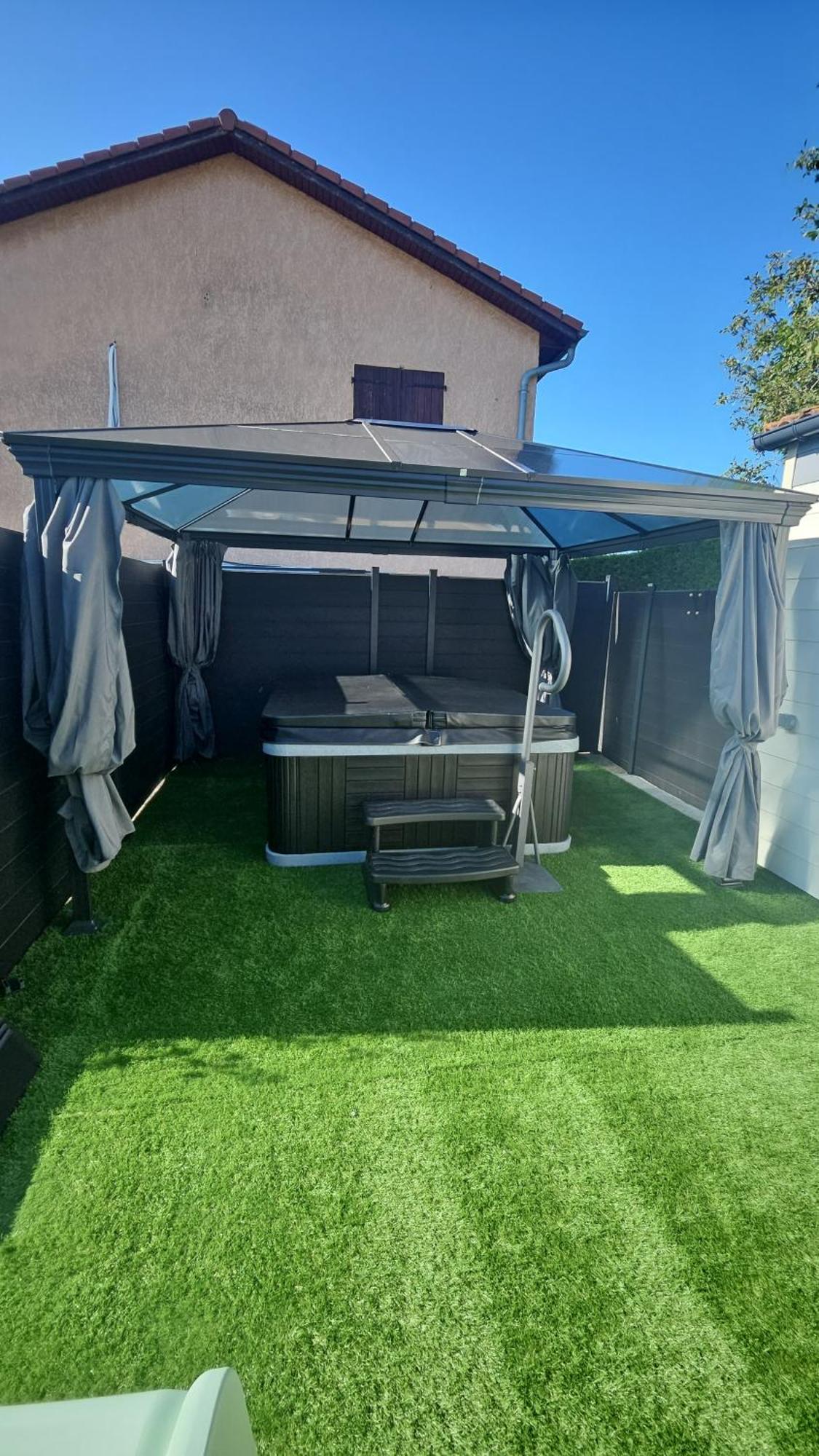 Hebergement Privee Jaccuzzi En Supplement Saint-Clair-du-Rhone Buitenkant foto
