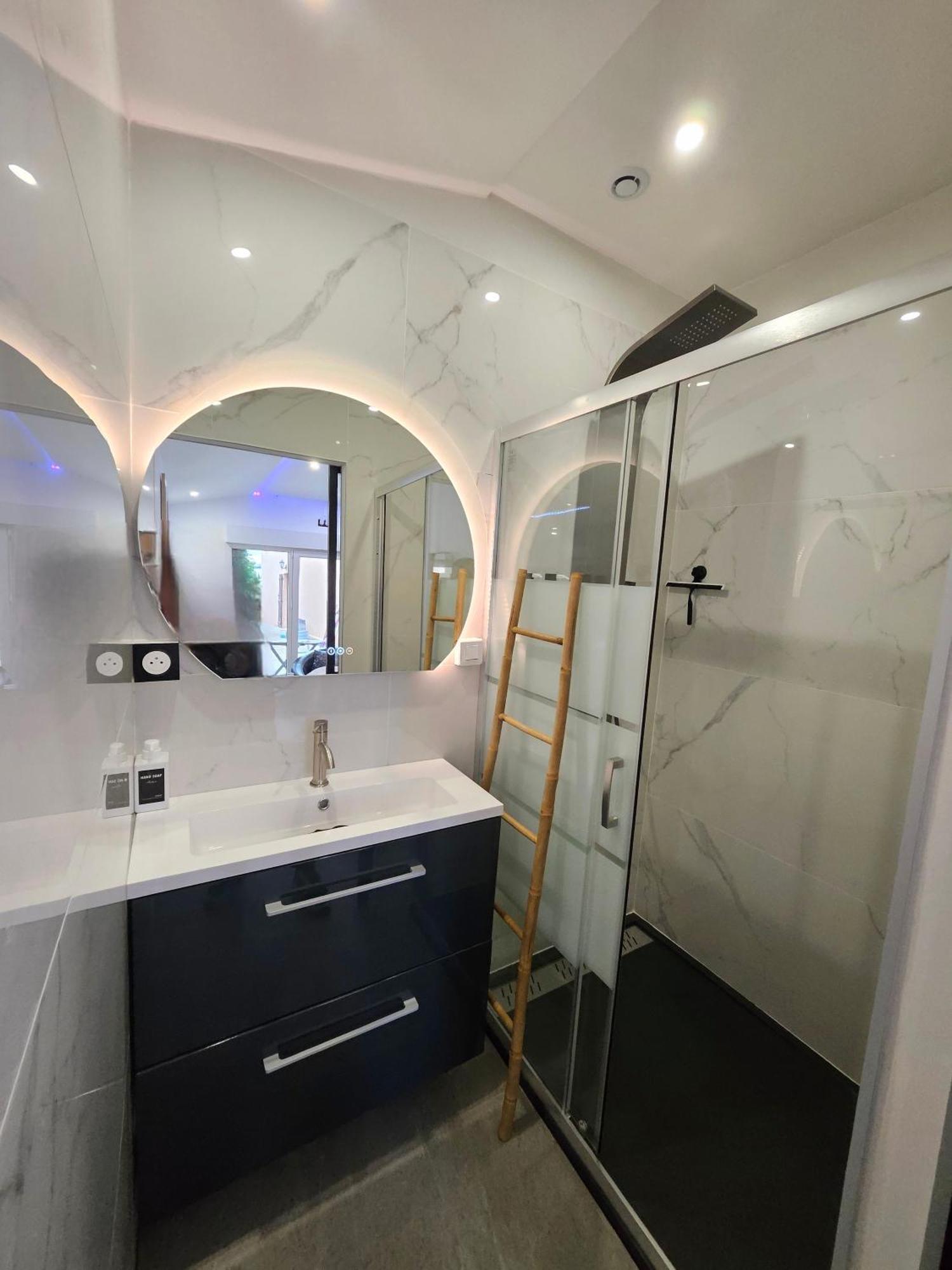 Hebergement Privee Jaccuzzi En Supplement Saint-Clair-du-Rhone Buitenkant foto