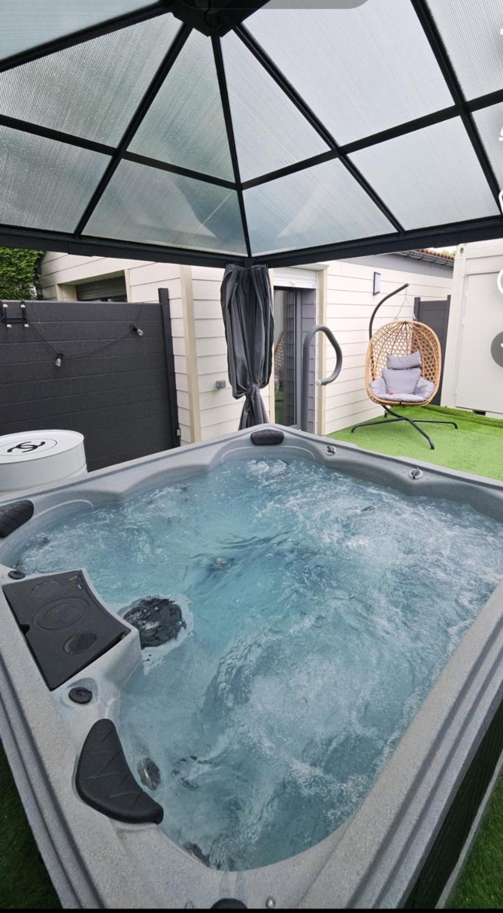 Hebergement Privee Jaccuzzi En Supplement Saint-Clair-du-Rhone Buitenkant foto